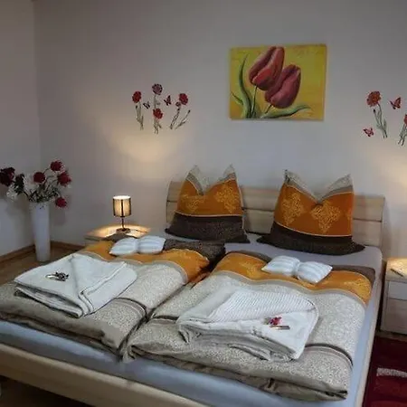 Cozy In Strotzb Sch Near Eifel Center *